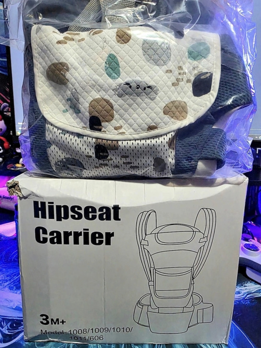 Hinseat Carrier Baby White & Brown NWT